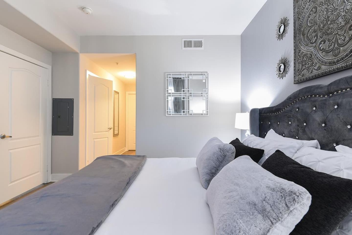 Hollywood, 21, 24 Hr Gym, Free Parking, Wi-fi Appartement