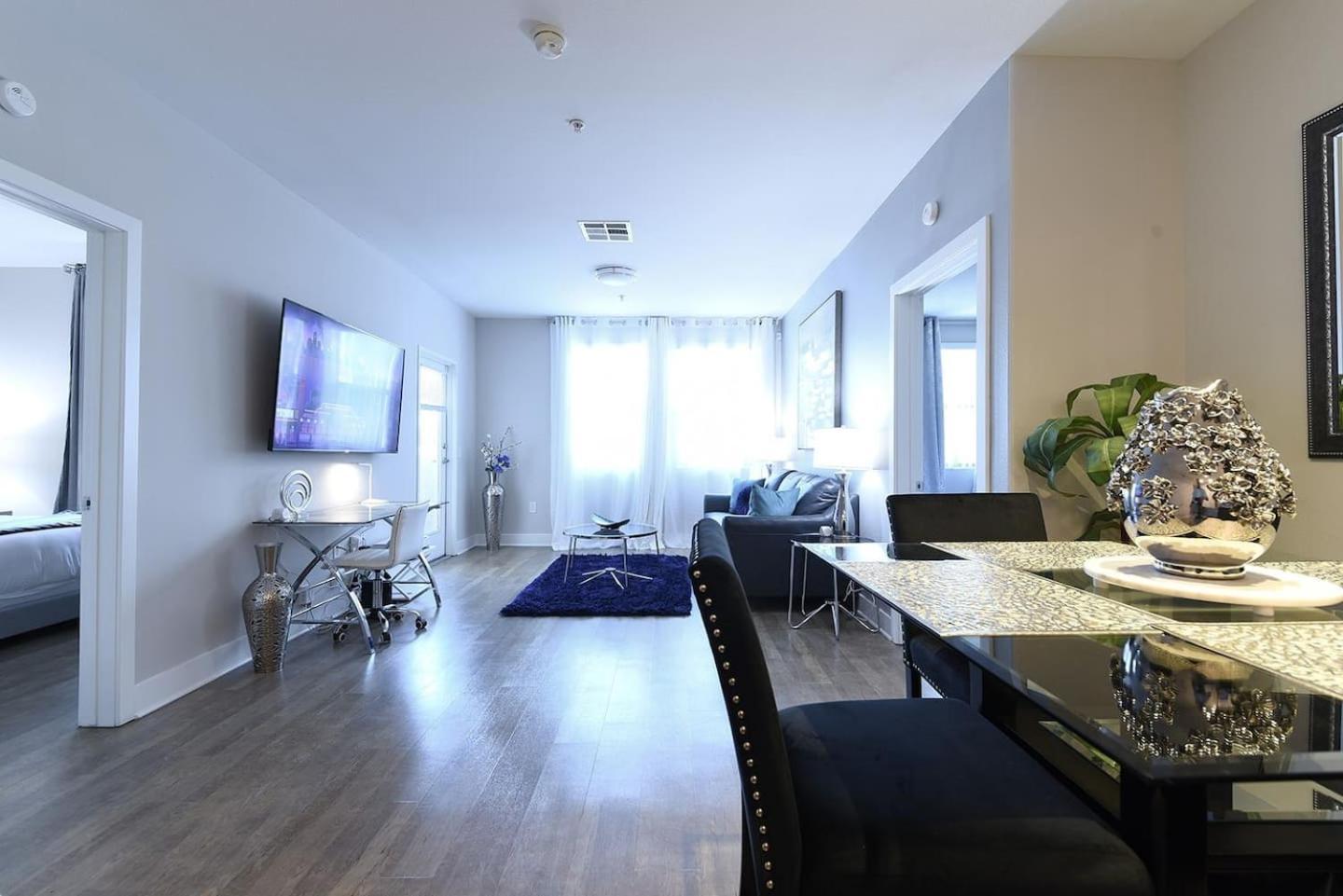 Appartement Hollywood, 21, 24 Hr Gym, Free Parking, Wi-fi *