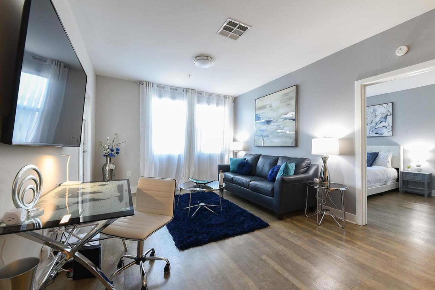 Appartement Hollywood, 21, 24 Hr Gym, Free Parking, Wi-fi